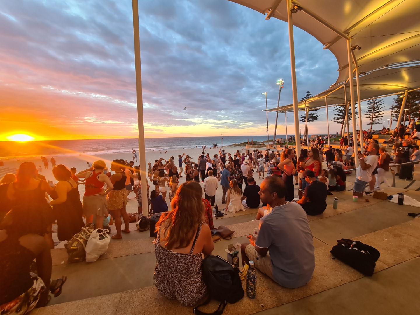 WAZouk dancing at the Sandpit WAZouk dancing at the Sandpit